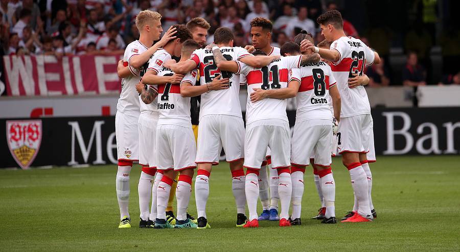 慕尼黑巨人击败斯图加特保持领先 慕尼黑巨人击败斯图加特保持领先