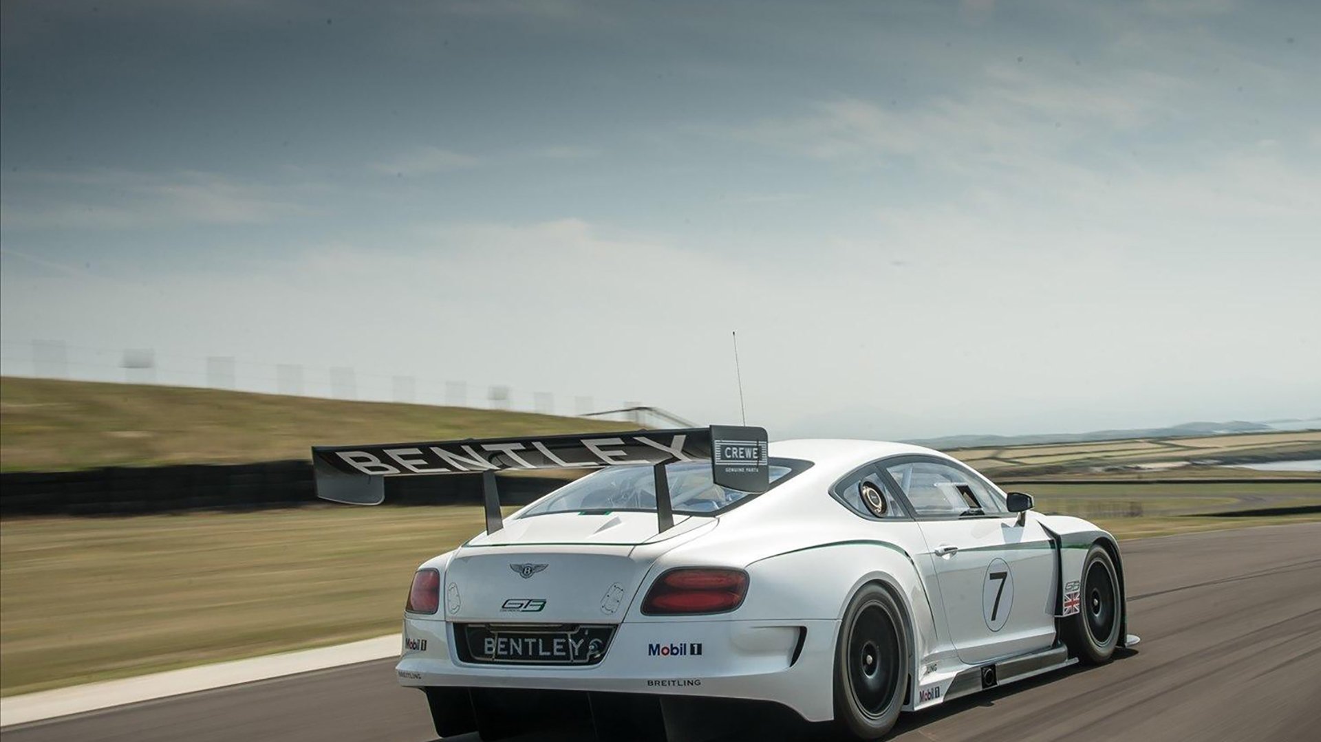 绝杀之光点燃赛场火炬