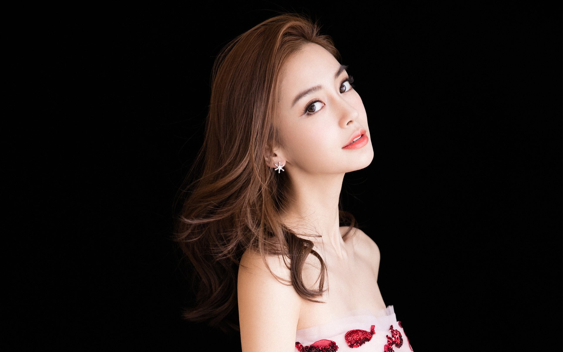 德国战车横扫东方足球 哈弗茨点燃首尔夜空—勒沃库森韩国行展现欧洲足球统治力